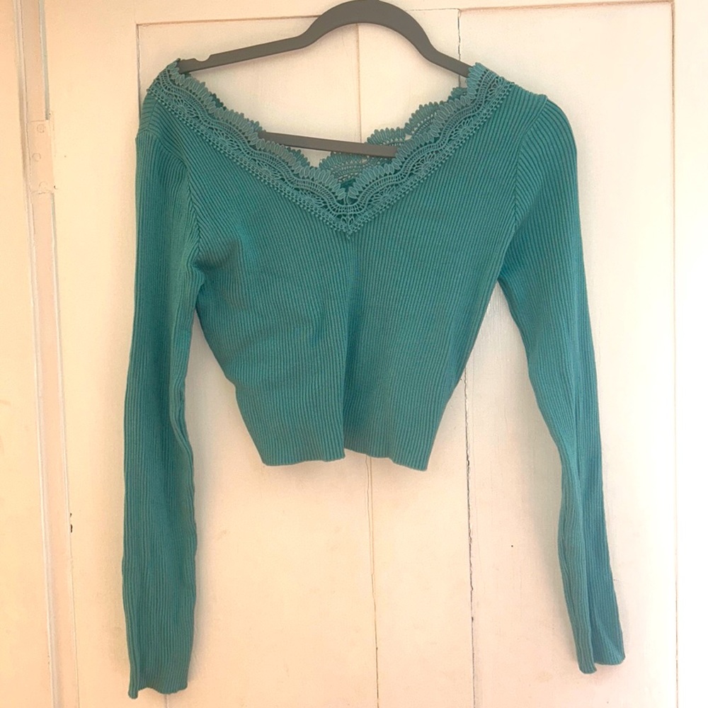Teal colored long sleeve crop top size xs